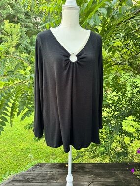 NWT Como Black Woman 2X Black Long Sleeve Keyhole Sweater Knit Top Plus Size